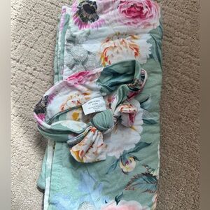 Posh Peanut Newborn Swaddle and Headband set
